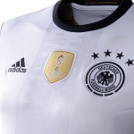 Das neue DFB Trikot im Detail (Foto AFP)